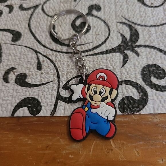 Pair of Super Mario Brothers Keychains - Picture 3 of 5